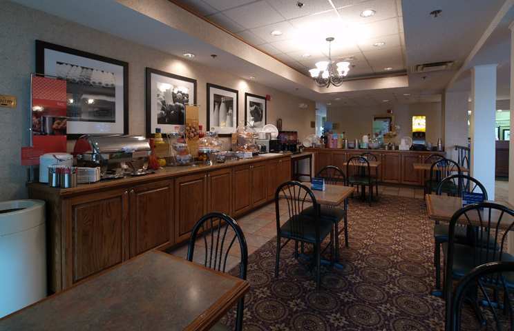 Hampton Inn Bristol Restoran fotoğraf
